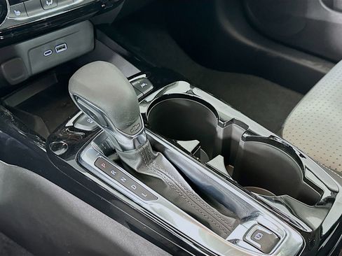 New 2026 Chevrolet Trax LT w/ Sunroof Package image 17