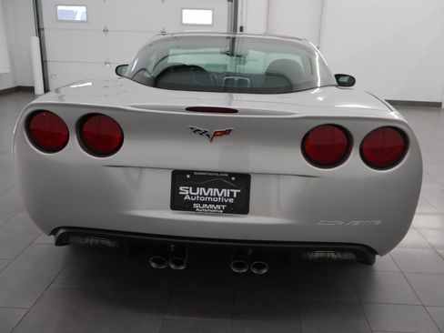 Used 2005 Chevrolet Corvette Coupe w/ Preferred Equipment Group RWD image 21