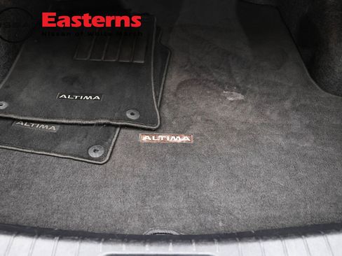 Used 2025 Nissan Altima 2.5 SV FWD image 9