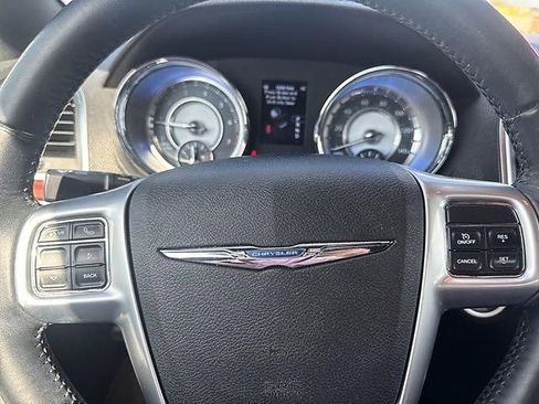 Used 2012 Chrysler 300 RWD image 7
