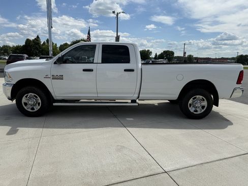 Used 2018 RAM 3500 Tradesman w/ Chrome Appearance Group AWD/4WD image 4