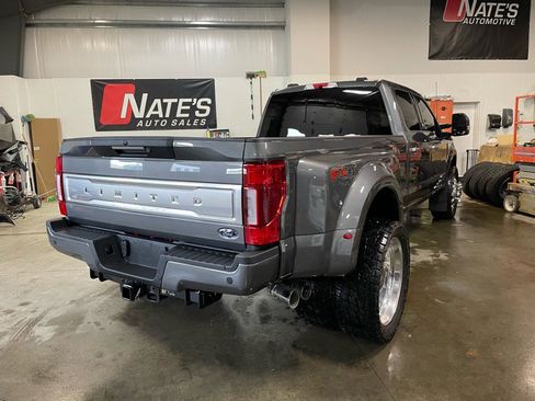 Used 2022 Ford F350 Limited image 4