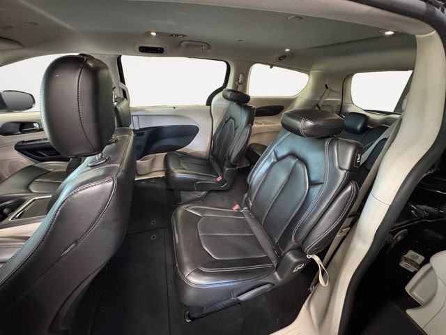Used 2023 Chrysler Pacifica Touring-L FWD image 24