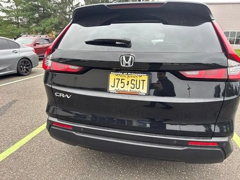 Used 2024 Honda CR-V EX-L image 4