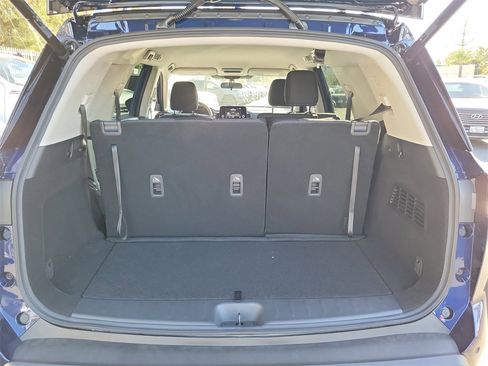 New 2025 Nissan Pathfinder SV image 14