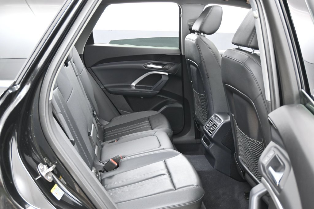 Used 2025 Audi Q5 Premium w/ Convenience Package AWD/4WD image 32