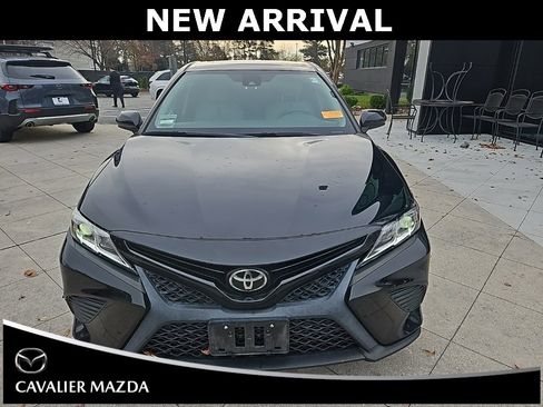 Used 2019 Toyota Camry SE image 10