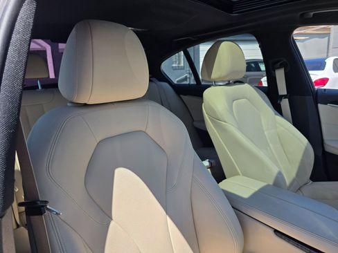 Used 2018 BMW 530i RWD image 11