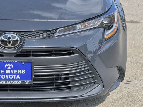 Used 2025 Toyota Corolla LE FWD image 4