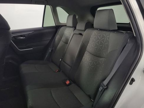 Used 2021 Toyota RAV4 XLE image 17