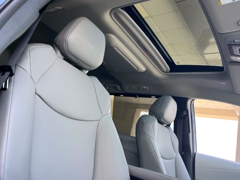 New 2026 Toyota Sienna XLE FWD image 18