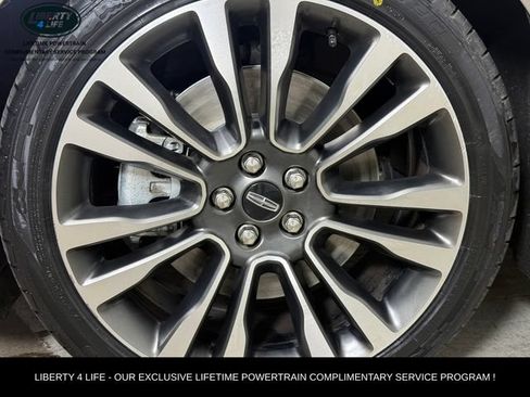 Used 2020 Lincoln Continental Reserve w/ Luxury Package FWD image 11