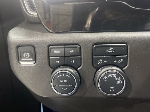 Used 2023 Chevrolet Silverado 1500 LT AWD/4WD image 26
