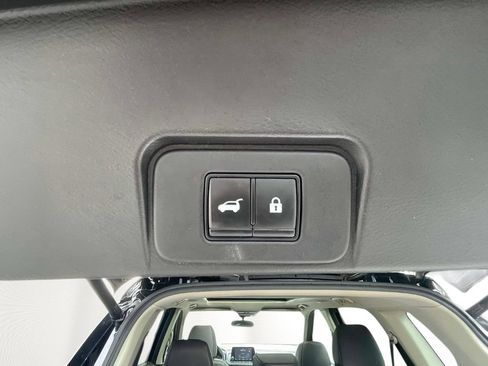Used 2021 Nissan Rogue SV w/ Premium Package FWD image 11