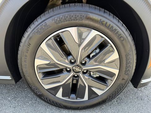 Used 2024 Kia EV6 Light AWD/4WD image 55