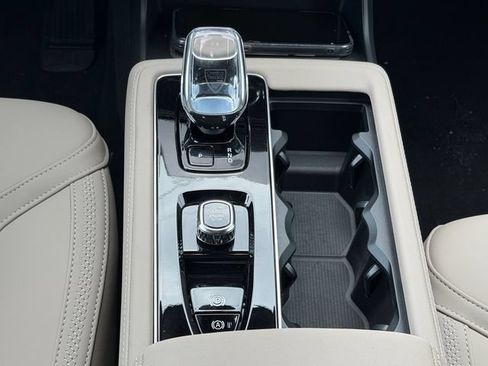 New 2026 Volvo XC90 T8 Plus AWD/4WD image 18