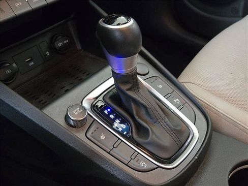 Used 2022 Hyundai Kona Limited FWD image 17