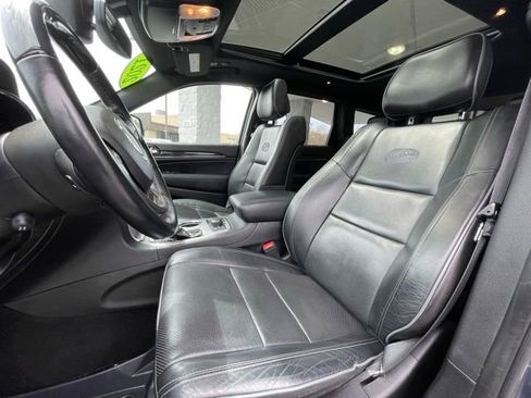 Used 2021 Jeep Grand Cherokee Overland AWD/4WD image 12