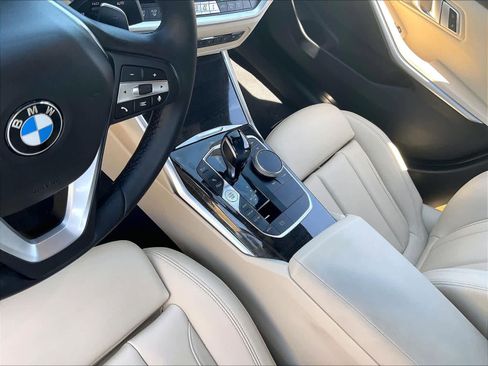 Used 2019 BMW 330i Sedan w/ Convenience Package image 18