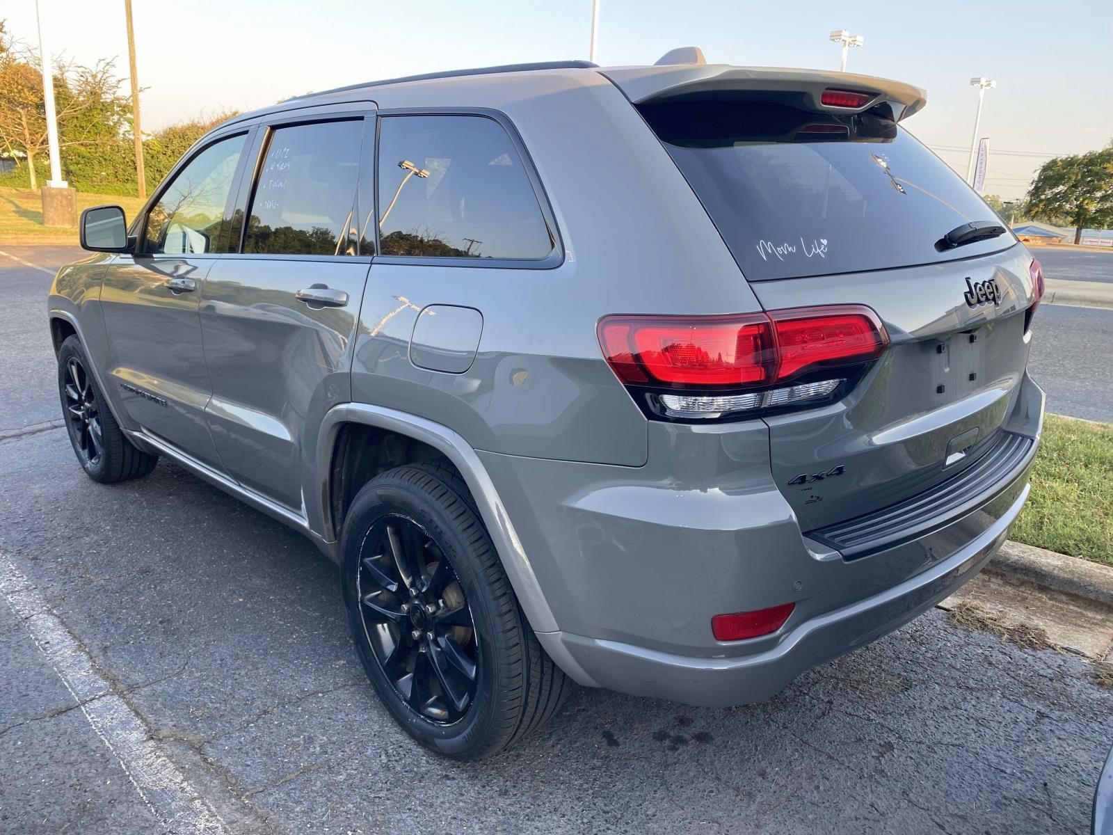 Used 2020 Jeep Grand Cherokee Altitude AWD/4WD image 6
