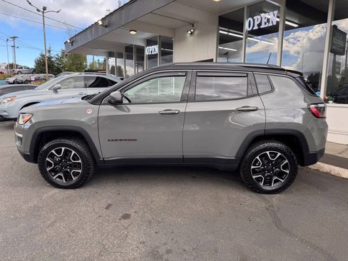 Used 2020 Jeep Compass Trailhawk w/ Leather Interior Group AWD/4WD image 2