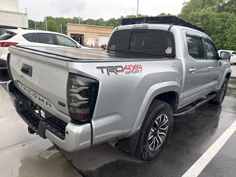 Used 2021 Toyota Tacoma TRD Sport w/ Technology Package AWD/4WD image 8