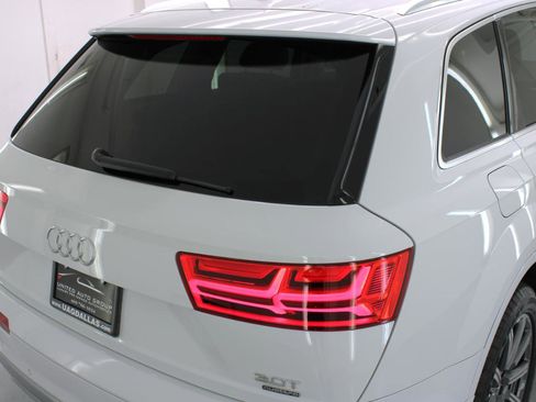 Used 2017 Audi Q7 3.0T Prestige w/ Prestige Package image 19