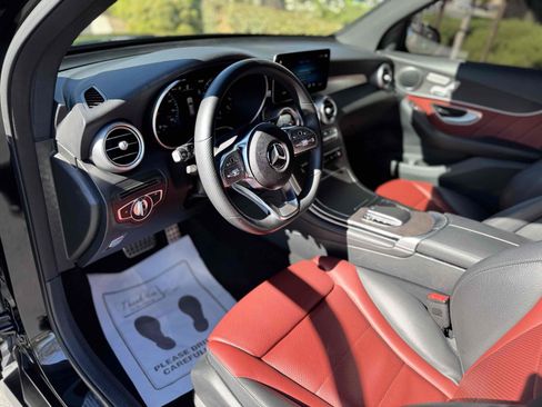 Used 2022 Mercedes-Benz GLC 300 4MATIC w/ AMG Line image 37