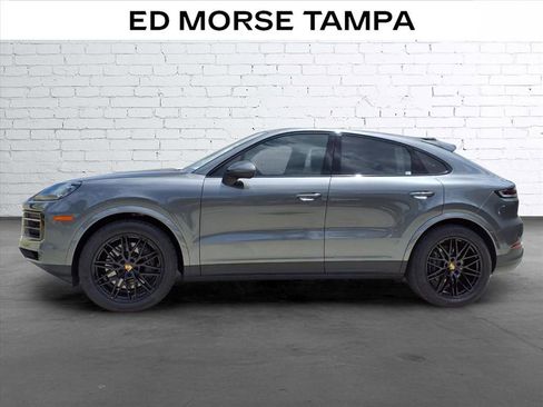 Used 2024 Porsche Cayenne Coupe AWD/4WD image 2