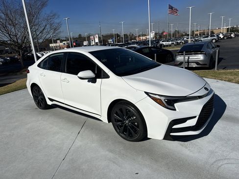 Certified 2023 Toyota Corolla SE image 2