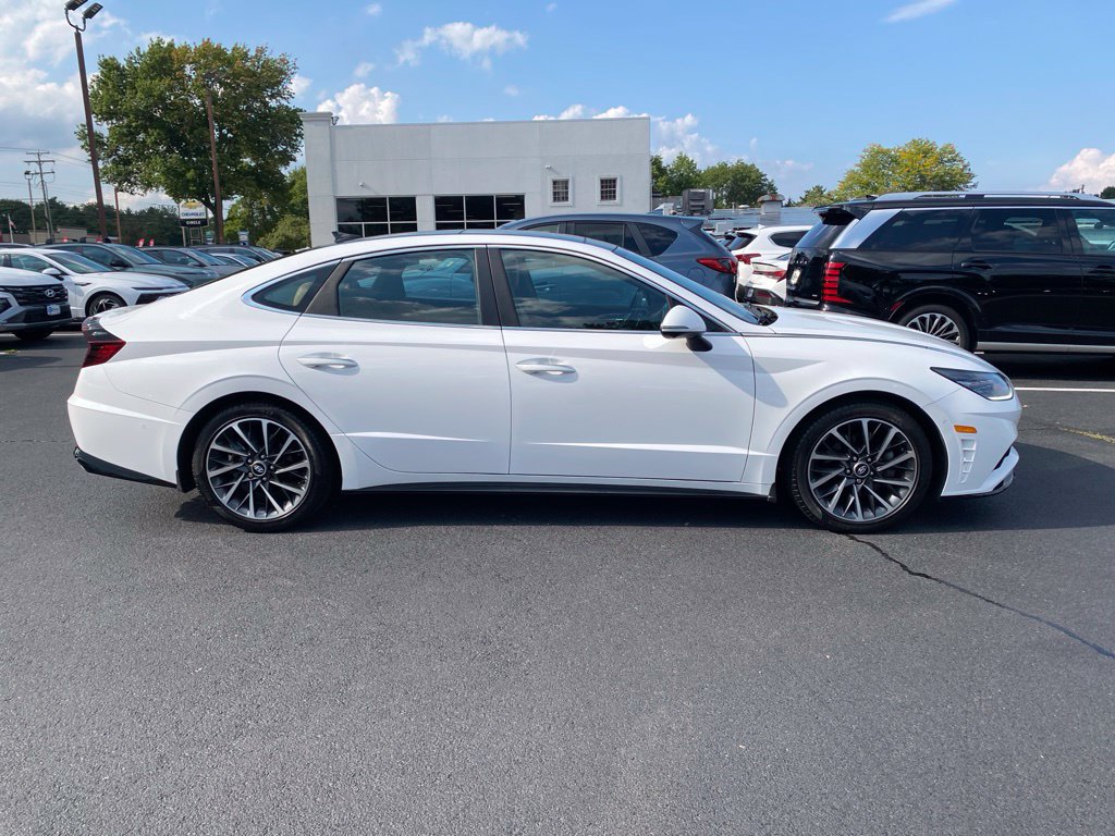Certified 2023 Hyundai Sonata Limited FWD image 2