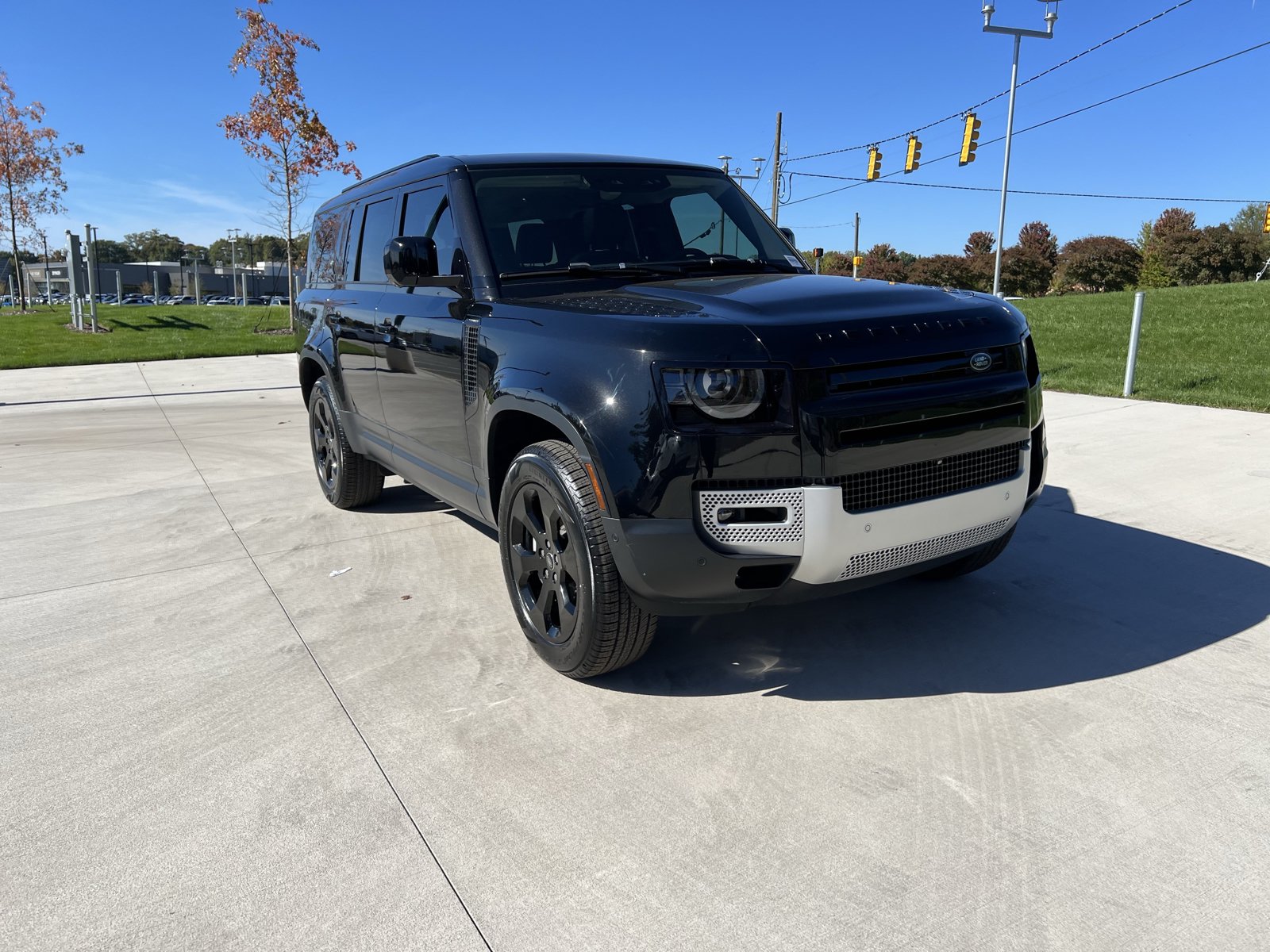 Used 2024 Land Rover Defender 130 S AWD/4WD image 2