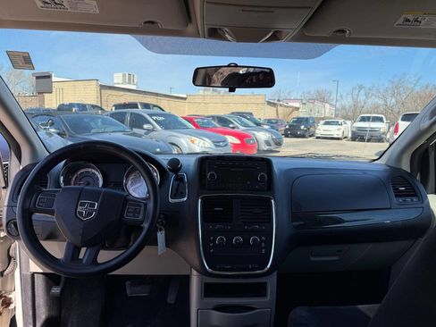 Used 2013 Dodge Grand Caravan American Value Package image 21