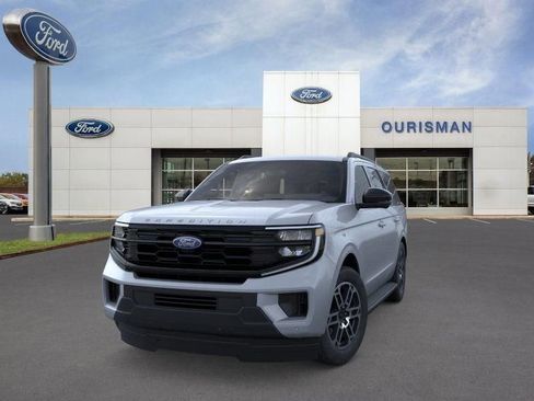 New 2026 Ford Expedition Active image 3