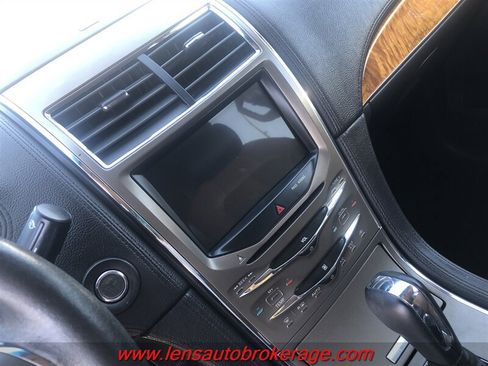Used 2014 Lincoln MKX AWD w/ Equipment Group 102A image 12