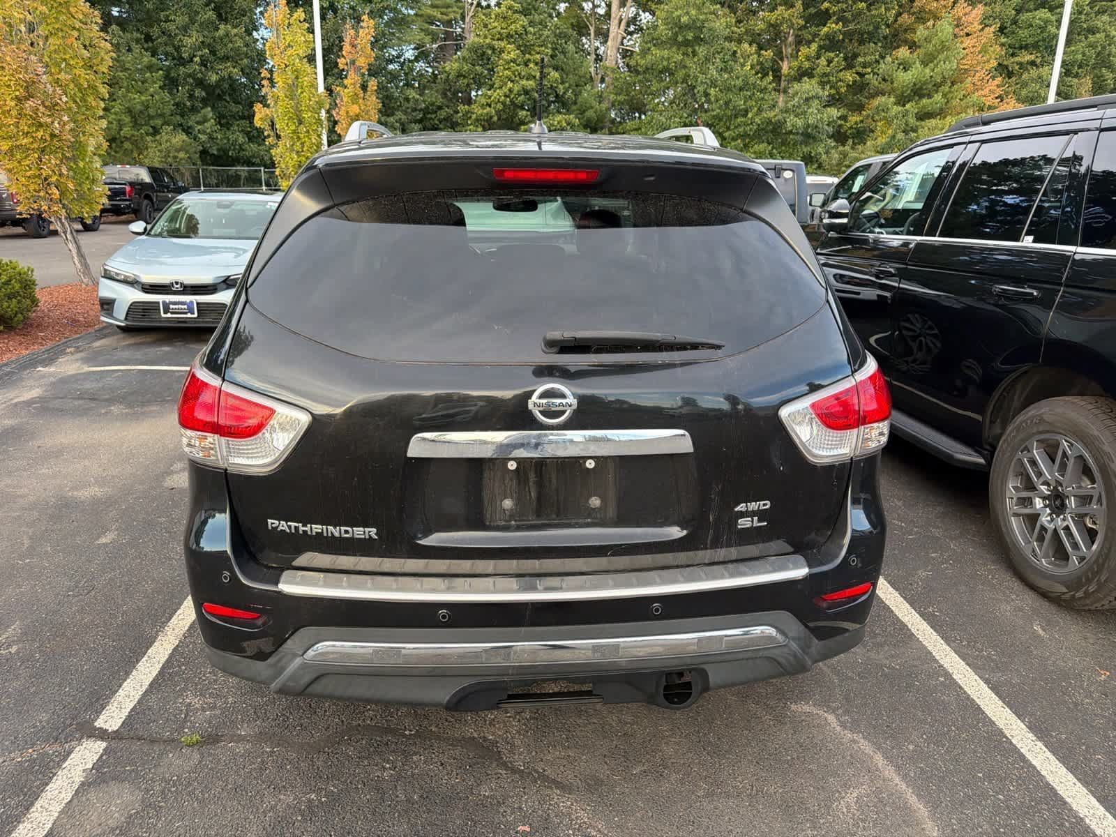 Used 2014 Nissan Pathfinder SL w/ SL Tech Package AWD/4WD image 8