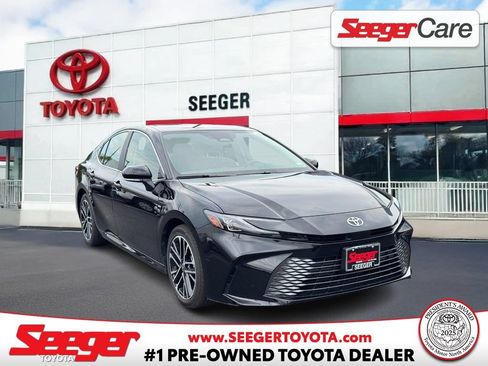 Used 2026 Toyota Camry XLE FWD image 1