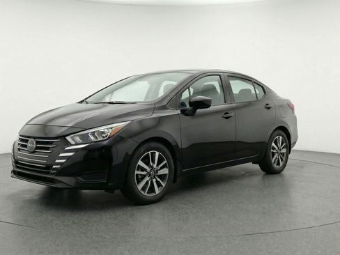 Used 2025 Nissan Versa SV FWD image 3