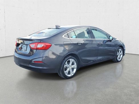 Used 2017 Chevrolet Cruze Premier image 7