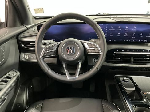 Used 2025 Buick Enclave Preferred AWD/4WD image 8