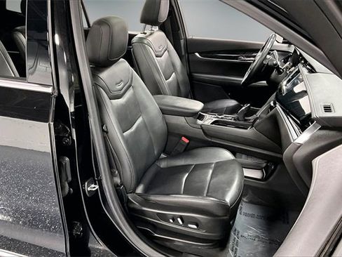 Used 2020 Cadillac XT6 Premium Luxury image 29