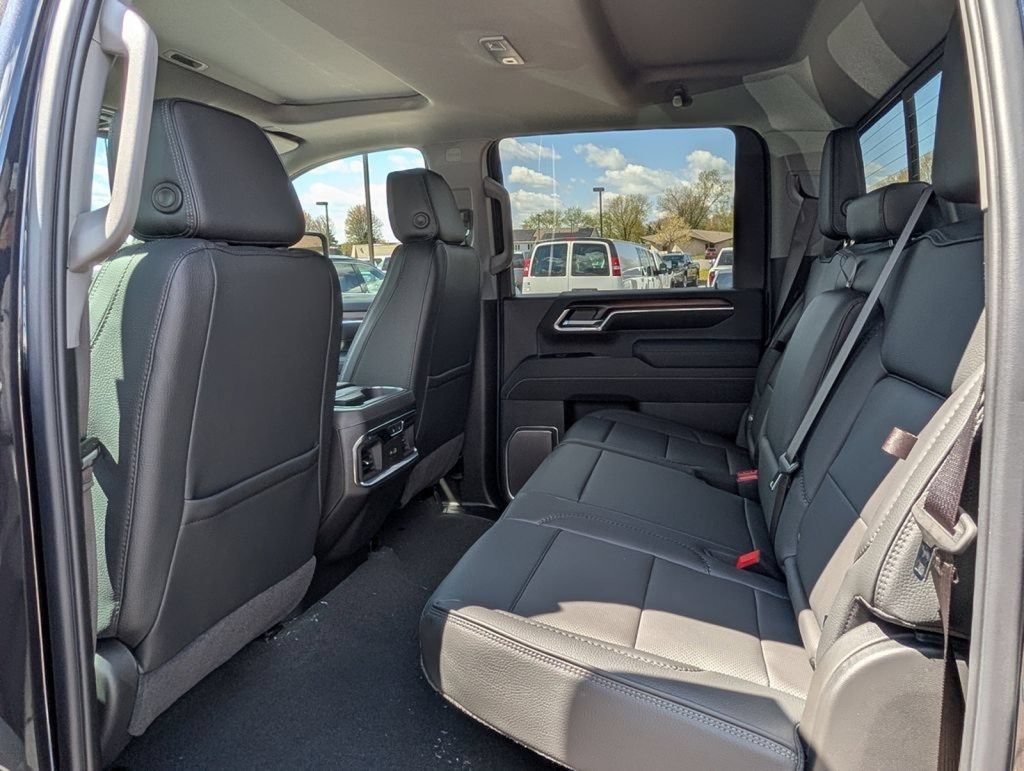 New 2026 GMC Sierra 3500 Denali w/ Denali Reserve Package AWD/4WD image 34