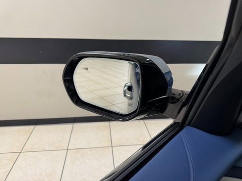 Used 2025 Buick Enclave Avenir w/ LPO, Floor Liner Package image 18