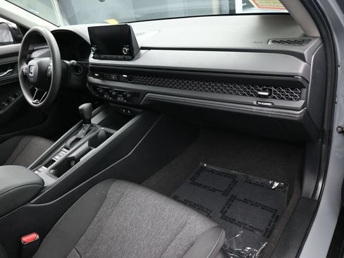 Used 2025 Honda Accord SE image 42