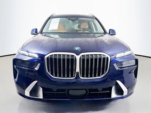 Used 2023 BMW X7 xDrive40i w/ Executive Package image 2