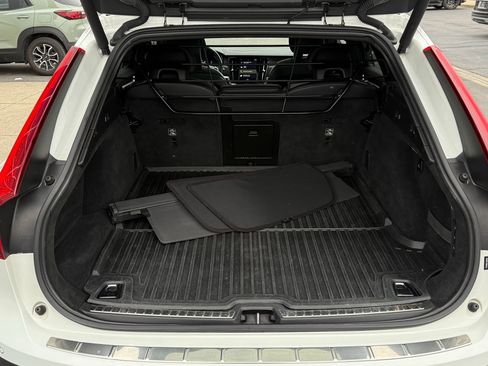 Used 2018 Volvo V90 T5 Cross Country w/ Convenience Package image 40