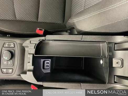 Used 2022 GMC Terrain SLE w/ Driver Convenience Package FWD image 31