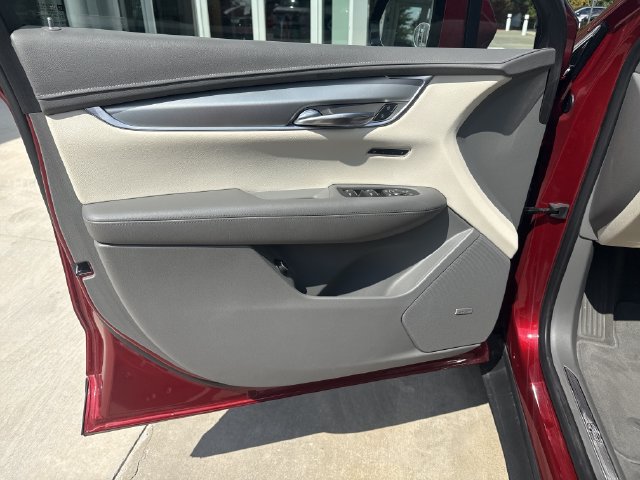 Used 2021 Cadillac XT5 Premium Luxury FWD image 11