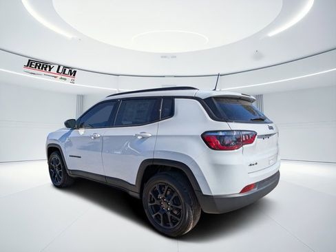 New 2026 Jeep Compass Latitude image 5