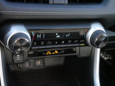 Certified 2025 Toyota RAV4 LE image 23